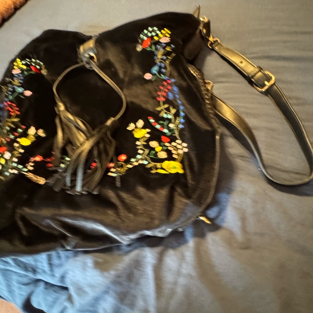 Embroidered Black Velvet Bag nwot - Picture 4 of 6